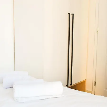Matisse No3 - One Bedroom With Balcony * 티라나