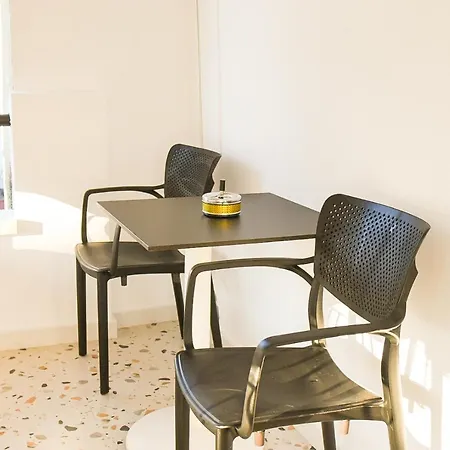 Matisse No3 - One Bedroom With Balcony * 티라나